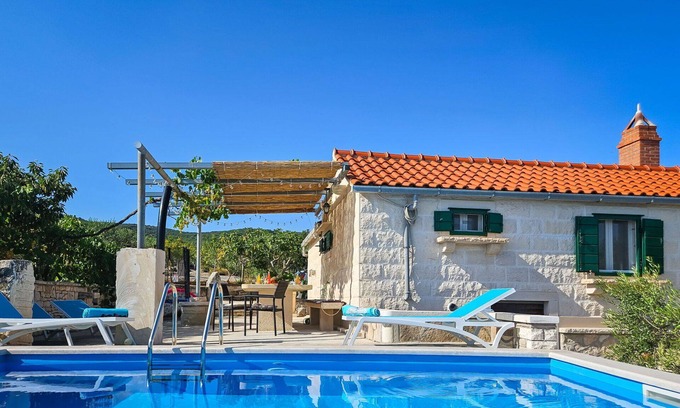 Praznica Casa | Estupenda casa de vacaciones privada con piscina privada, A/C, WIFI, TV, terraza y vista panorámica