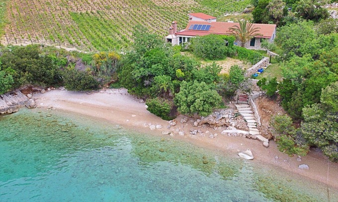 Bol Casa | Estupenda casa de vacaciones privada para 6 personas con TV, terraza y aparcamiento