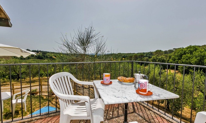 Scandicci Villa | Casa de vacaciones privada con WIFI, TV, patio, mascotas permitida, vista panorámica, aparcamiento