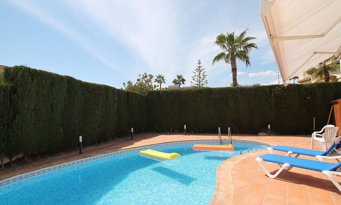 Bell Horizo Casa | Estupenda casa de vacaciones privada con piscina privada, A/C, WIFI, TV, patio y aparcamiento