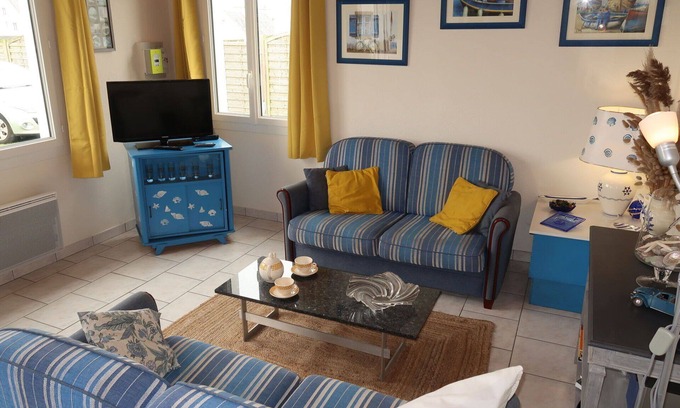 Primelin Casa | Maravillosa casa de vacaciones privada para 2 personas con TV, terraza y aparcamiento