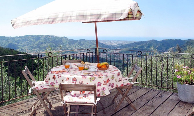 Camaiore Casa | Casa de vacaciones privada con piscina privada, WIFI, TV, terraza, vista panorámica, aparcamiento