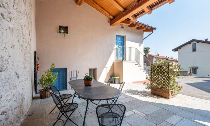 Verzuolo Casa | Estupenda casa de vacaciones privada para 4 personas con WIFI, TV, patio y aparcamiento