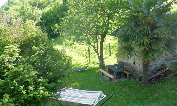 Semione Casa | Estupenda casa de vacaciones privada para 6 personas con WIFI, TV, patio y aparcamiento