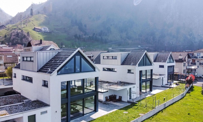 Ruetli Casa | Estupenda casa de vacaciones privada para 10 personas con WIFI, TV, patio y mascotas permitida