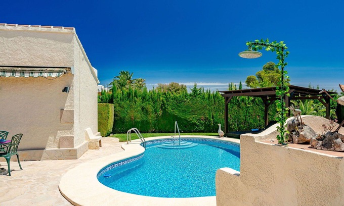 Costa Nova Casa | Preciosa casa de vacaciones privada con piscina privada, WIFI, A/C, TV, balcón, aparcamiento