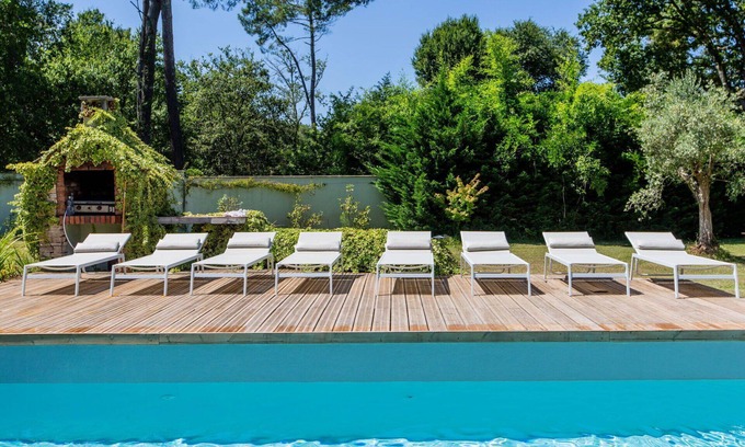 Magescq Villa | Preciosa casa de vacaciones privada con WIFI, A/C, piscina privada, TV, terraza y aparcamiento