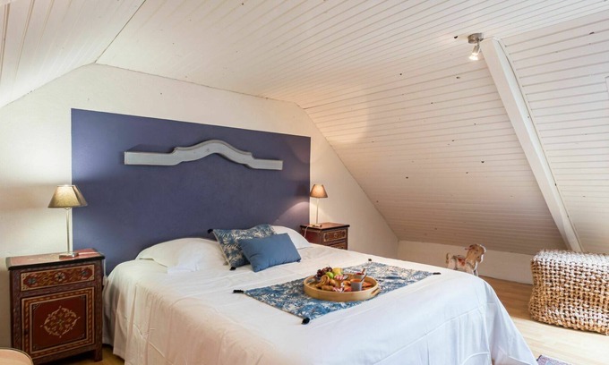 Carnac Villa | Estupenda casa de vacaciones privada para 8 personas con WIFI, TV, mascotas permitida y aparcamiento