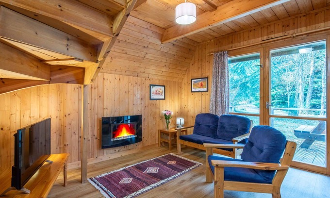 Cannich Casa | Estupenda casa de vacaciones privada para 4 personas con WIFI, TV, mascotas permitida y aparcamiento