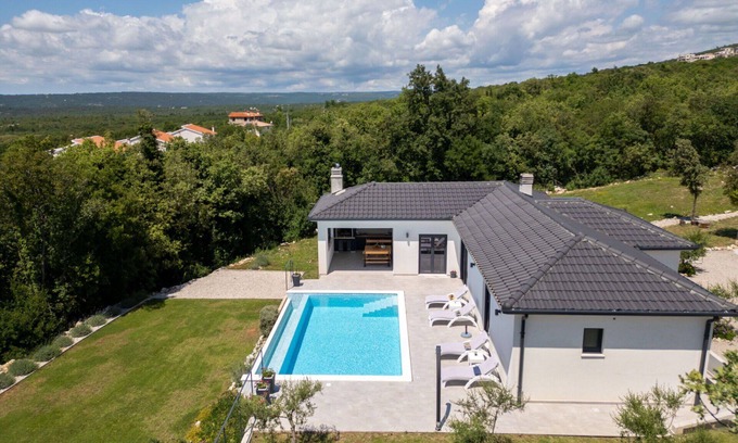 Diminici Casa | Estupenda casa de vacaciones privada para 4 personas con WIFI, piscina privada, A/C, TV y terraza