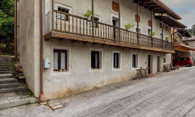 Savogna Casa | Preciosa casa de vacaciones privada para 5 personas con balcón, mascotas permitida y aparcamiento