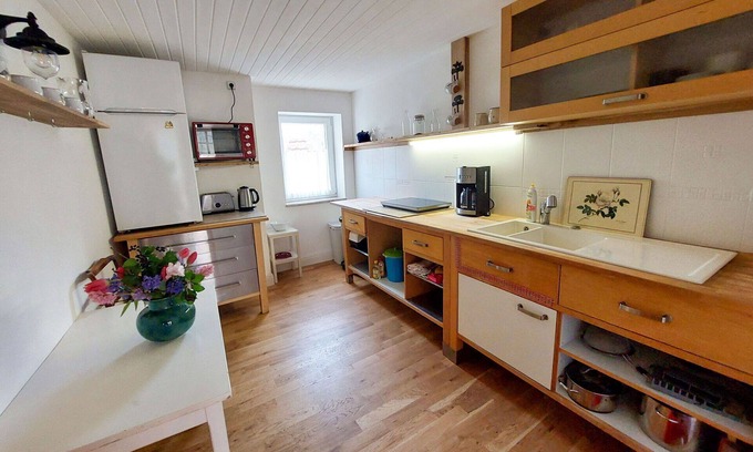 Falkenhain Villa | Preciosa casa de vacaciones privada para 3 personas con WIFI, TV, terraza y aparcamiento