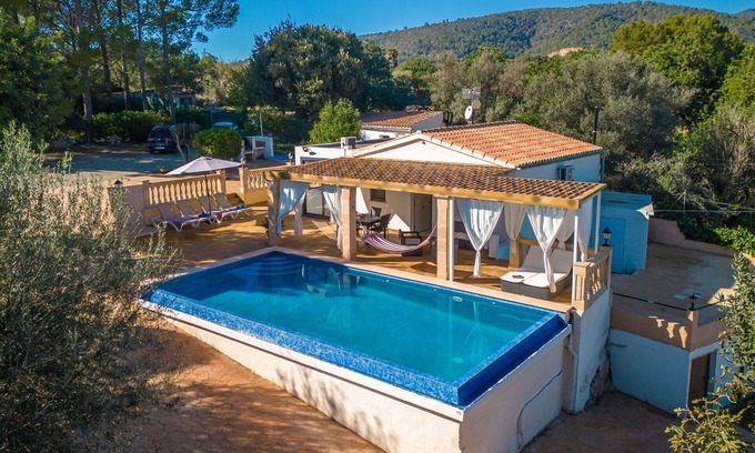 Lloseta Casa | Casa de vacaciones privada con WIFI, A/C, piscina privada, TV, patio, vista panorámica