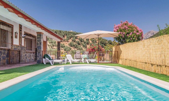 Rute Casa | Preciosa casa de vacaciones privada con piscina privada, A/C, WIFI, TV, patio y mascotas permitida