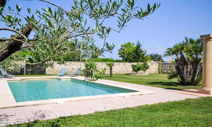 Mons Casa | Preciosa casa de vacaciones privada para 7 personas con piscina, WIFI, A/C, TV, patio y aparcamiento