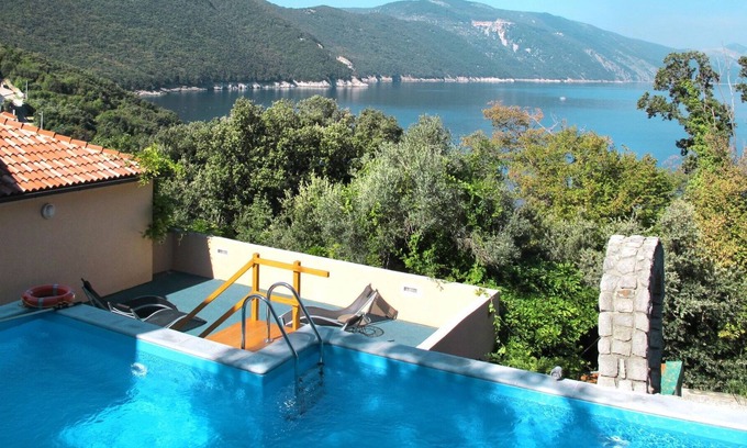 Merag Casa | Estupenda casa de vacaciones privada con piscina privada, A/C, WIFI, TV, patio, aparcamiento