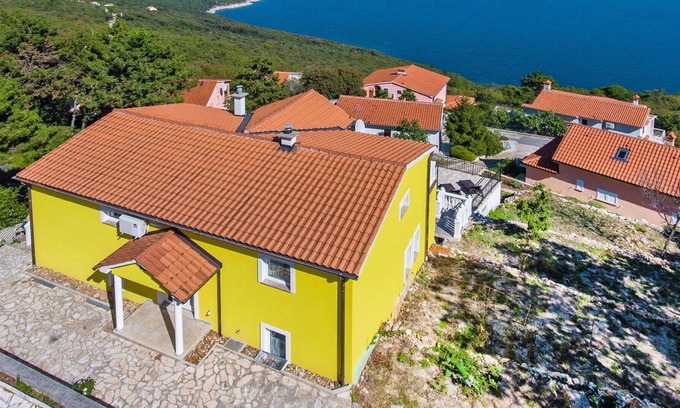 Zagorje Casa | Maravillosa casa de vacaciones privada para 9 personas con A/C, WIFI, TV, terraza y aparcamiento