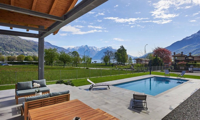Dongo Casa | Estupenda casa de vacaciones privada para 5 personas con piscina privada, TV, terraza y aparcamiento
