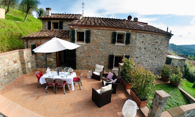 Nozanno Villa | Casa de vacaciones privada con A/C, piscina privada, internet, TV, terraza, cerca de Lucca