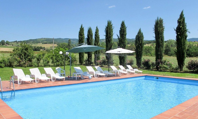 Porrena Villa | Casa de vacaciones privada con WIFI, piscina privada, TV, patio, vista panorámica, aparcamiento