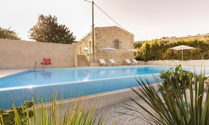 Scicli Villa | Estupenda casa de vacaciones privada con WIFI, sauna, piscina privada, A/C, jacuzzi, TV, terraza