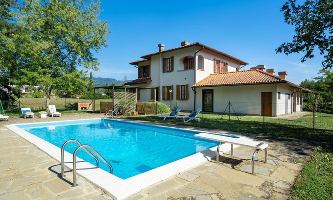 Vicchio Villa | Casa de vacaciones privada con WIFI, piscina privada, TV, patio, vista panorámica, aparcamiento
