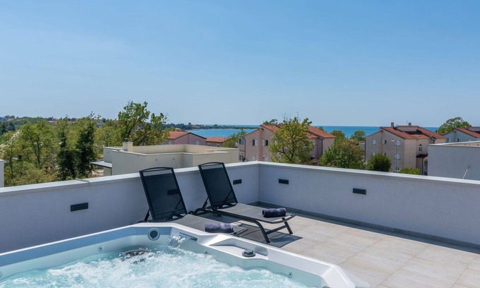 Dajla Villa | Maravillosa casa de vacaciones privada con A/C, jacuzzi, WIFI, piscina privada, TV, patio