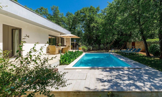 Babici Casa | Estupenda casa de vacaciones privada con A/C, piscina privada, WIFI, TV, terraza, aparcamiento