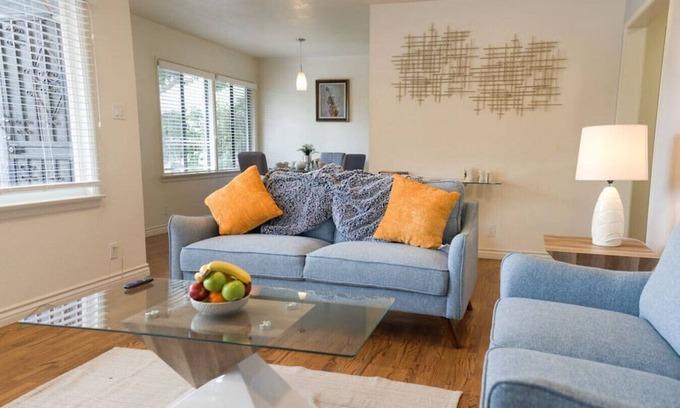 Del Rey Casa | WONDERFUL RENOVATED 4-BEDROOM HOUSE NEAR MARINA DEL REY & CULVER CITY (p39)