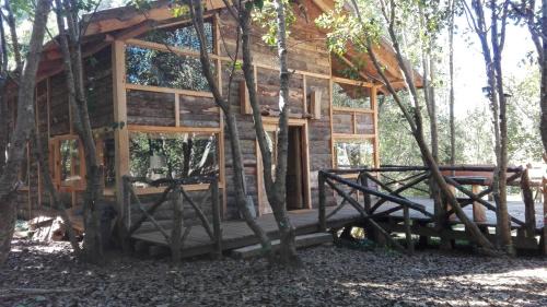 Pucon Casa | Wonderful rustic cabin, with native trees, with Rio Trancura, equipped