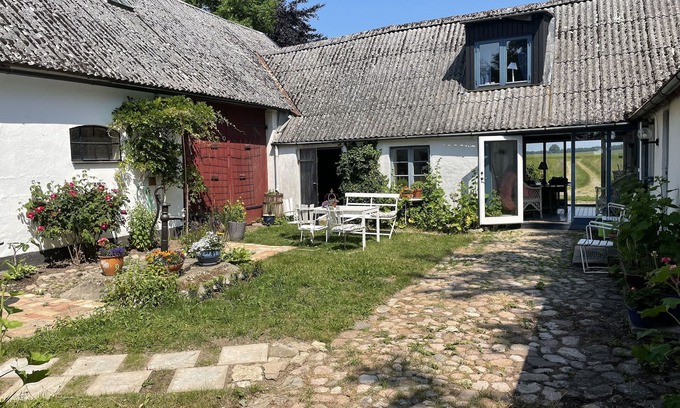 Hammenhog Casa | Wonderful Scania farm in Fagra Österlen. Modern Building and Beautiful Courtyard