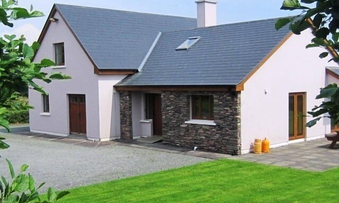 Emlaghmore Casa | Impresionantes vistas de Ballinskelligs Bay y Reenroe Beach, Family Friendly, WiFi