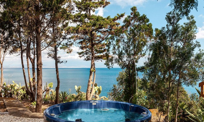 Brucoli Villa | Wonderful sea villa with pool in Brucoli