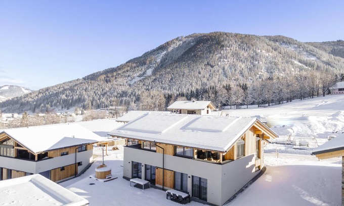 Sankt Lambrecht Casa | Wonderful ski in-ski out lodge
