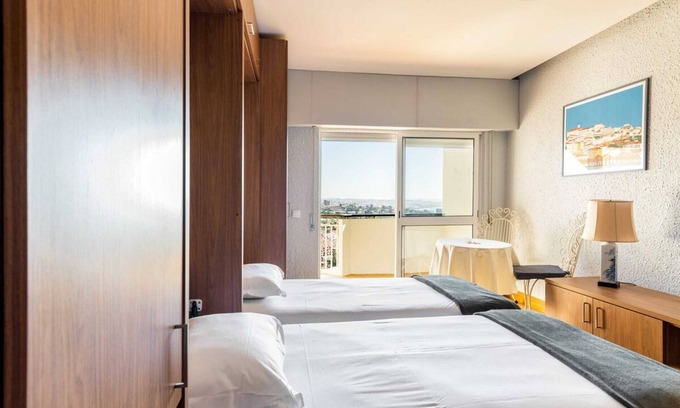 Cascais Apartamento | Wonderful Studio in Cascais With Sea View