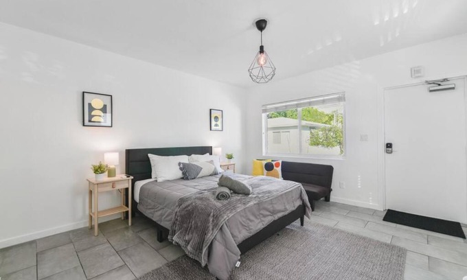 Northeast Miami Apartamento | Wonderful Studio Residence 15 min from the beach