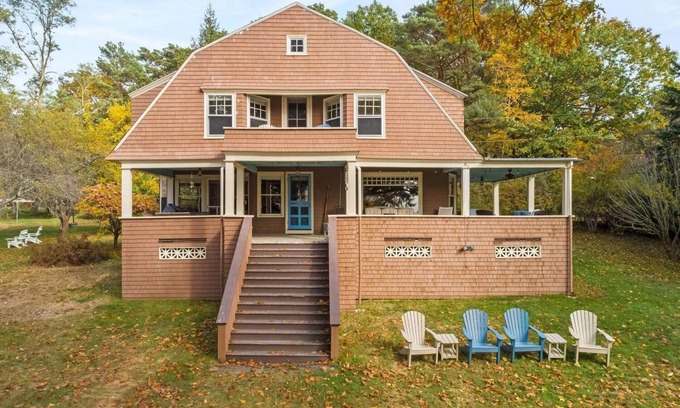 Portland Cabaña | Wonderful Summer Cottage on Great Diamond Island