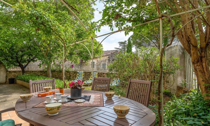 Saint-Dezery Casa | Wonderful villa for 6 people with WIFI, TV, terrace and pets allowed