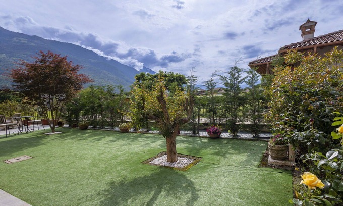 Traona Villa | Estupenda casa de vacaciones para 6 personas con A/C, WIFI, TV y patio