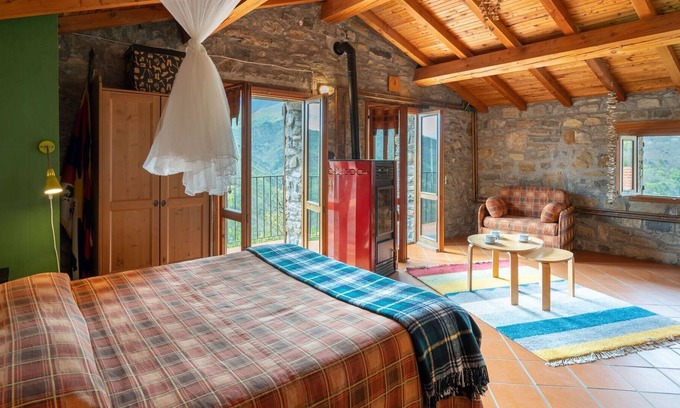 Triora Casa | Casa de vacaciones con piscina privada, WIFI, TV, balcón, mascotas permitida, vista panorámica
