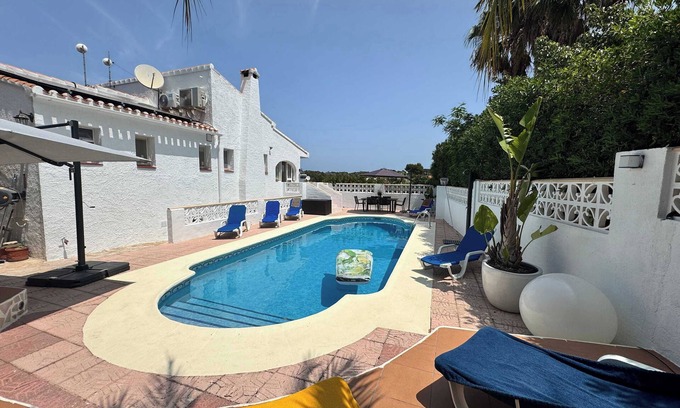 El Tosalet Villa | Chalet con piscina privada y cocina de verano