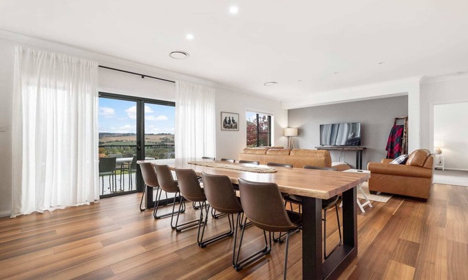 Windera Casa | Wonderful Windera - Amazing 5 Bedroom Family Home