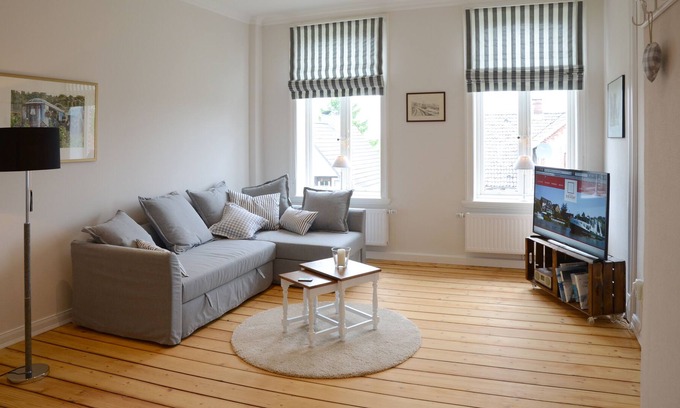 Cranz Apartamento | Magníficamente renovado edificio antiguo con vistas al agua