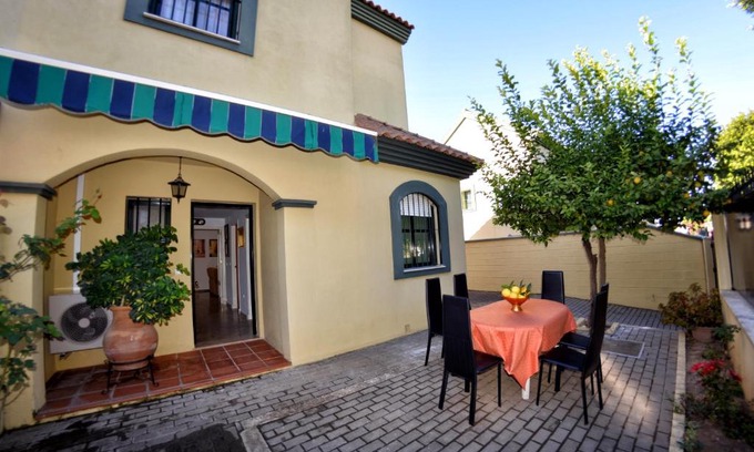 Montequinto Casa | WonderStays Chalet El Naranjo