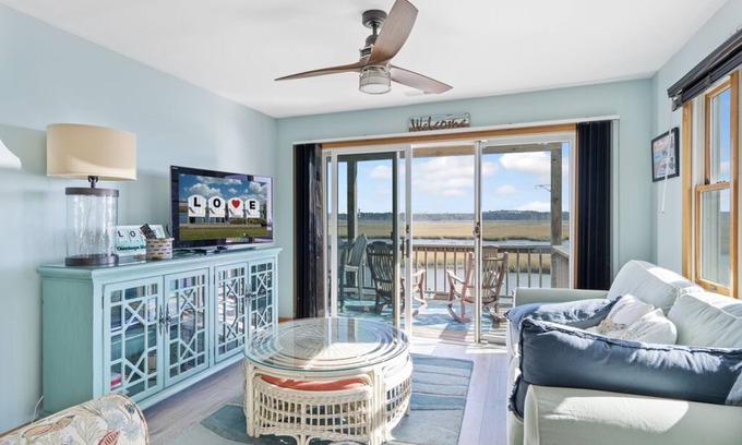 Chincoteague Condominio | Wonderview 208 - Breathtaking Channel Views!