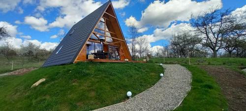 Giulesti Chalet De Esquí | Wood & Bricks Chalet