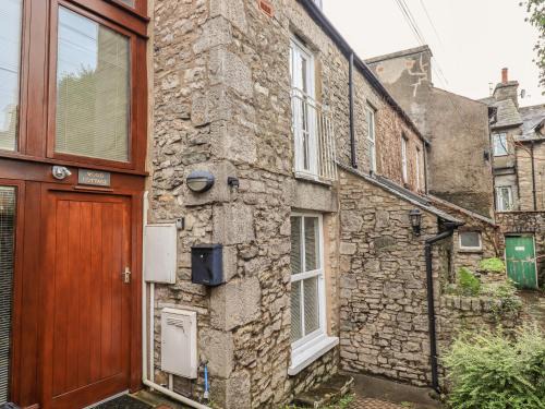 Kendal Casa | Wood Cottage