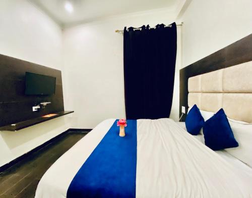 Vrindavan Hotel | wood crista lodge