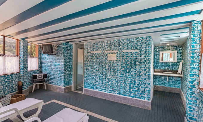 Itaipava Hotel | Wood House