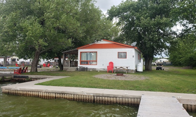 Lavigne Cabaña | Wood Pecker #12 lake side 4 Bedroom cottage